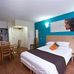 Staycity Gare De L'est Hotel Parigi